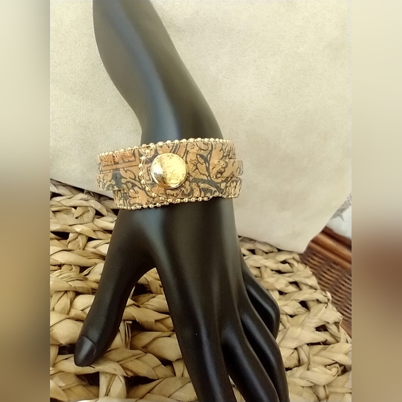 Bracelet Gold Tone Three Strand Joined Adjustable Snap Closure - Picture 7 of 9